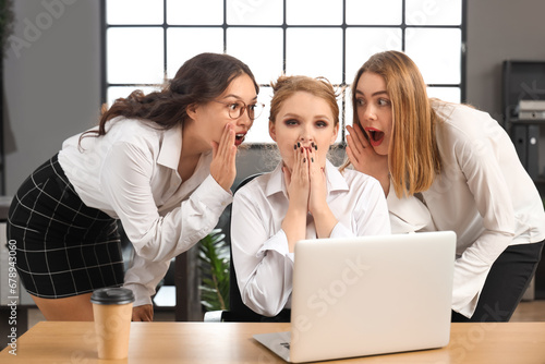 Female business colleagues ...