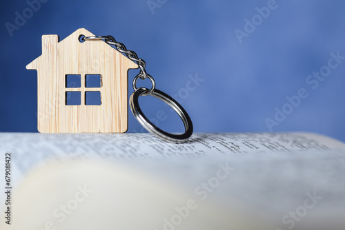 maison logement immobilier credit hypothecaire clé clef livre notaire acte vente loi