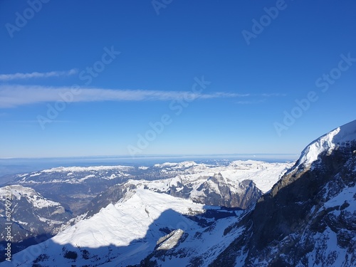 snow covered mountains in winter © Neulbo