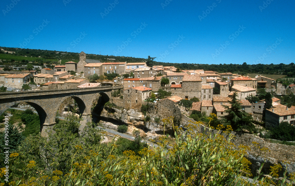 Pont de Ceps, fleuve L'Orb, Roquebrun, Occitanie,  Hérault, 34, France