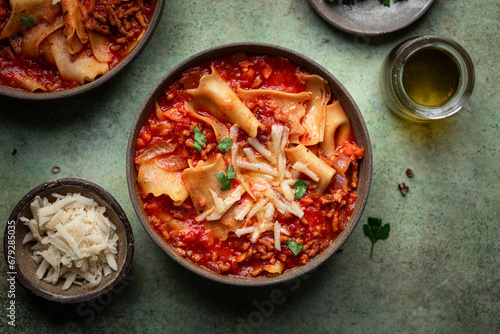 soupe de tomate et pâtes fait maison à la sauce viande hachée, lasagna soup	 photo