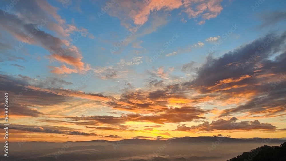 Obraz premium sunset in the mountains