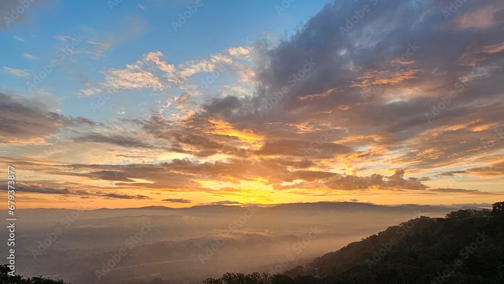 Obraz premium sunset over the mountains