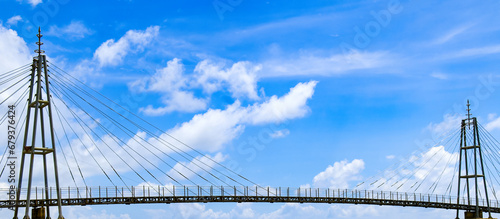 Foto Modern pedestrian bridge in the city of Matara Sri Lanka