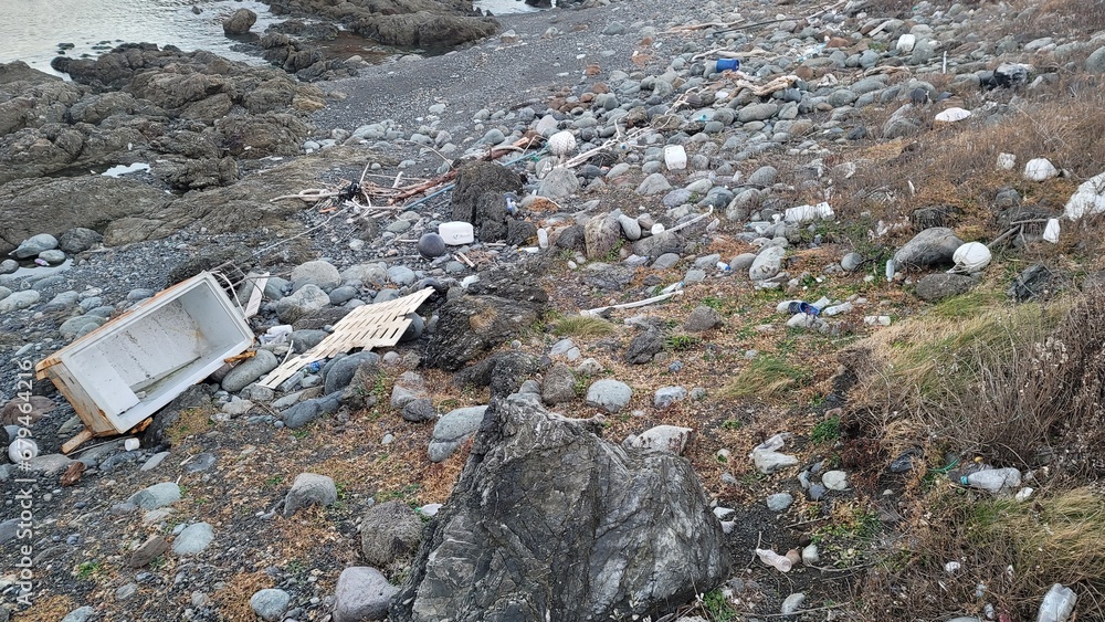 漂着ゴミ・海岸のプラスチックゴミ・ゴミ問題・自然保護／표착 쓰레기, 해안 플라스틱 쓰레기, 쓰레기 문제, 자연 보호／Ashore trash, plastic trash on the coast, trash issues, nature conservation