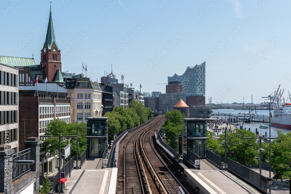 Naklejka premium train tracks and metro station in Hamburg, Germany