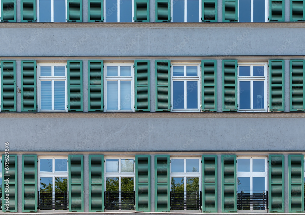 Obraz premium windows with green facade, Hamburg