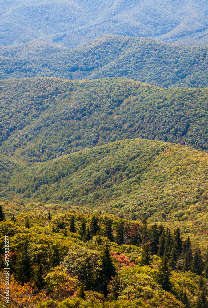 Blue Ridge Parkway, Famous Road linking Shenandoah National Park to
