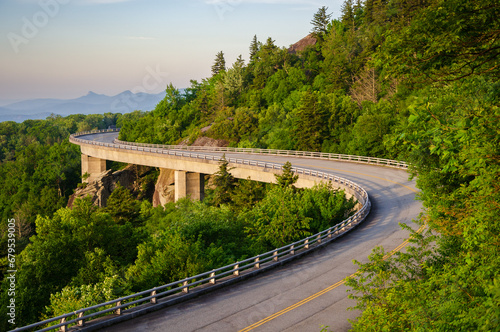 Canvas Print Blue Ridge Parkway, Famous Road linking Shenandoah National Park to Great Smoky