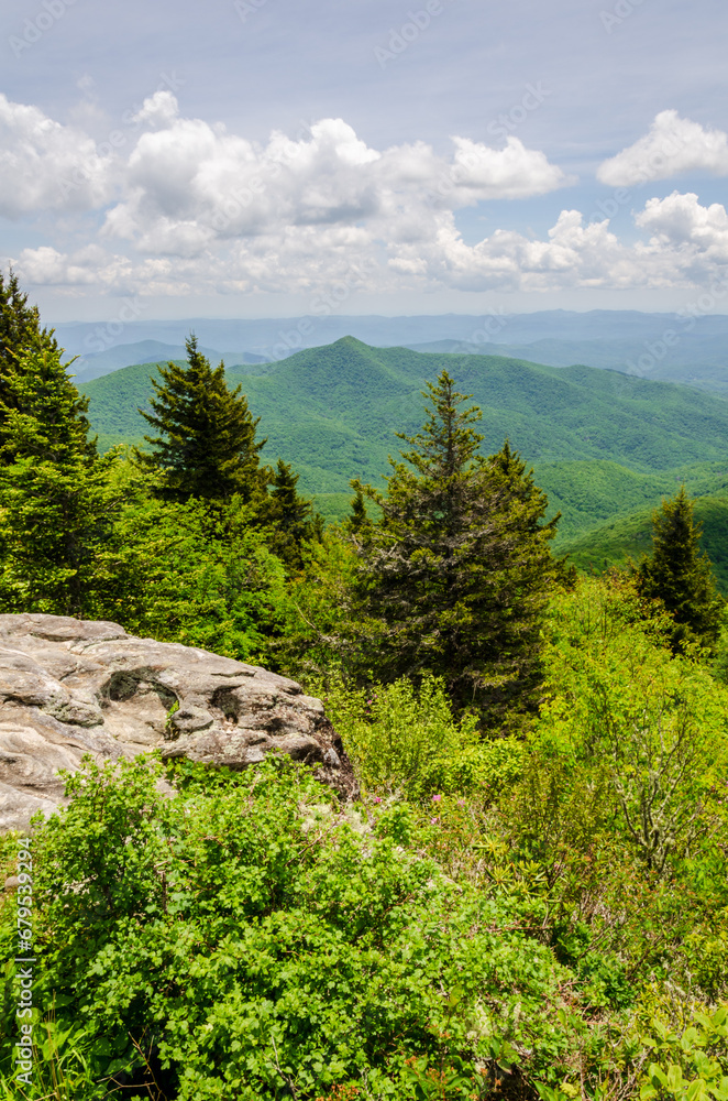 Blue Ridge Parkway, Famous Road linking Shenandoah National Park to