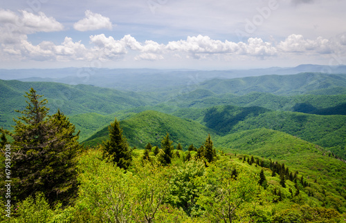 Blue Ridge Parkway, Famous Road linking Shenandoah National Park to Great Smoky Mountains National Park