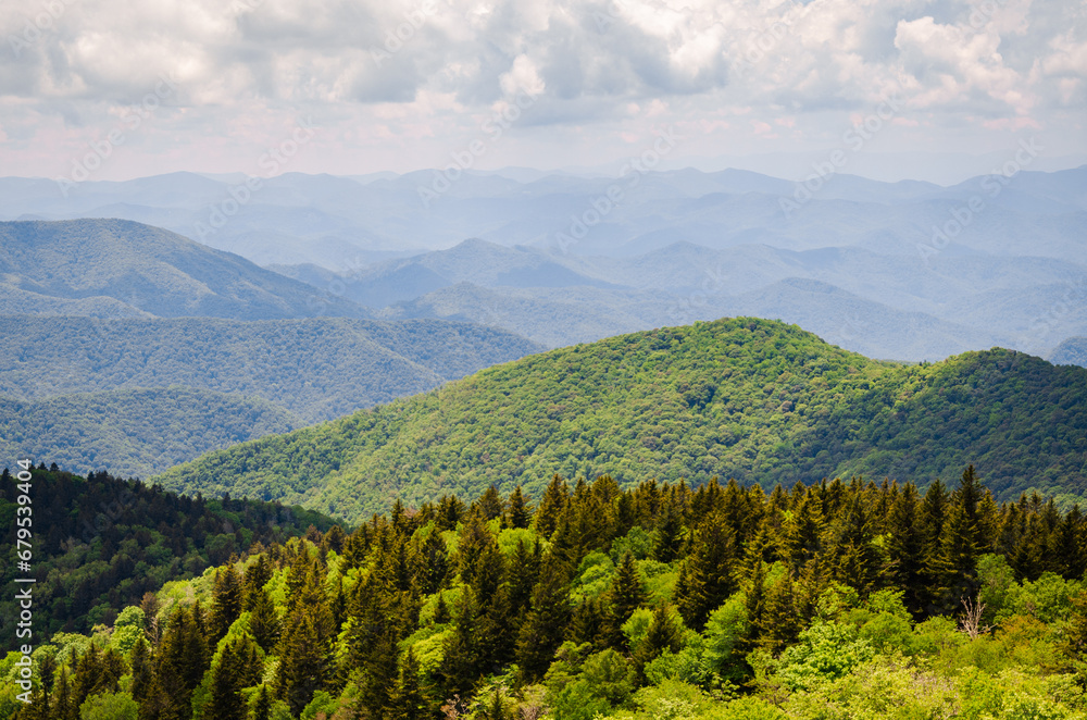 Blue Ridge Parkway, Famous Road linking Shenandoah National Park to