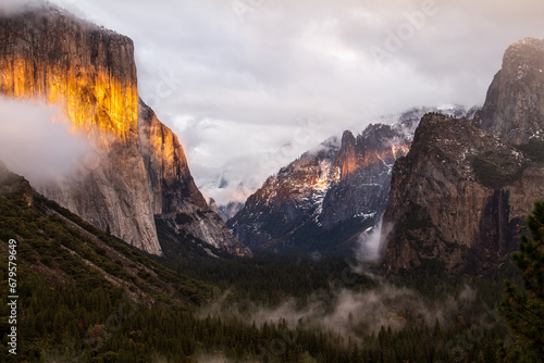 Tunnel View - Yosemite, California