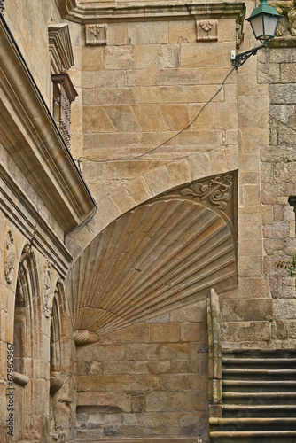 Santiago de Compostela, la conchiglia del pellegrino alla Cattedrale -  Galizia, Spagna photo