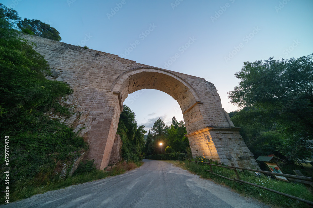 Fototapeta premium Ponte di Augusto, Roman bridge at Narni, Umbria, Italy
