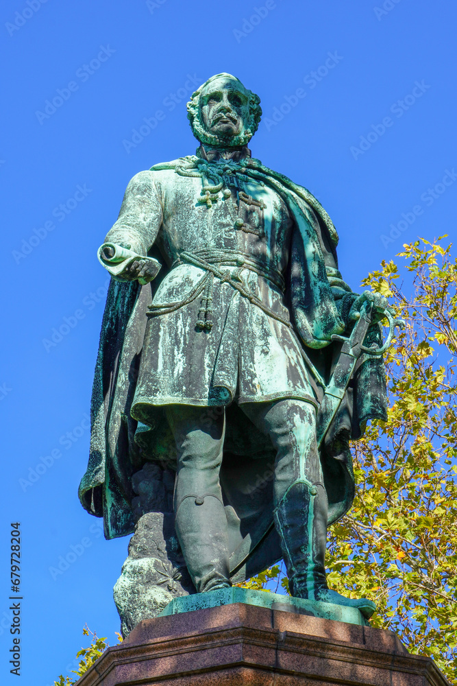 Fototapeta premium Budapest, Hungary, November 3, 2023:Statue of Count István Széchenyi in Budapest