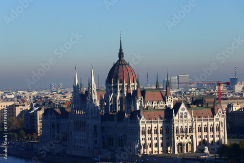 Parlamentsgeb  ude von Budapest an der Donau