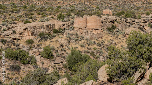 Canvastavla View across canyon of Twin Towers in Hovenweep National Monument