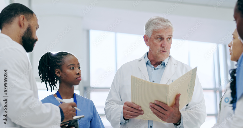 Obraz premium Medical, team and documents for meeting in hospital with collaboration, discussion and patient report. Healthcare, doctor and nurse in clinic with paperwork, teamwork and communication for planning