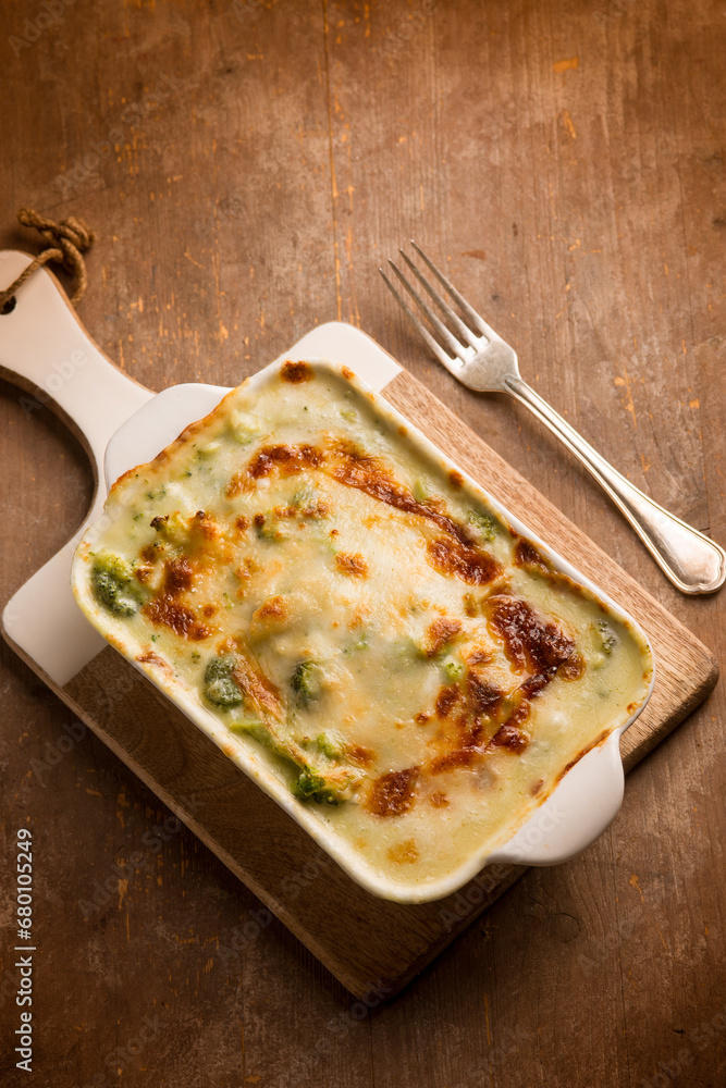 oven broccoli with mozzarella and bechamel oven broccoli with mozzarella and bechamel