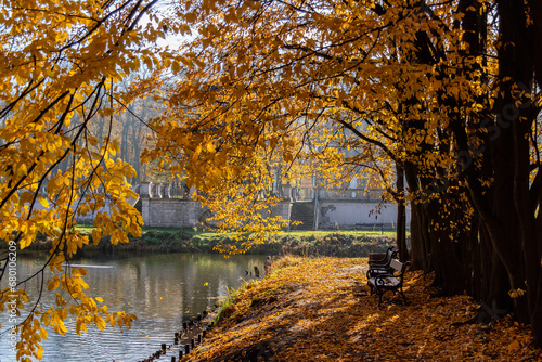 Fototapeta Naklejka Na Ścianę i Meble -   Podlaski Wersal. Jesień w parku Branickich, Białystok, Polska
