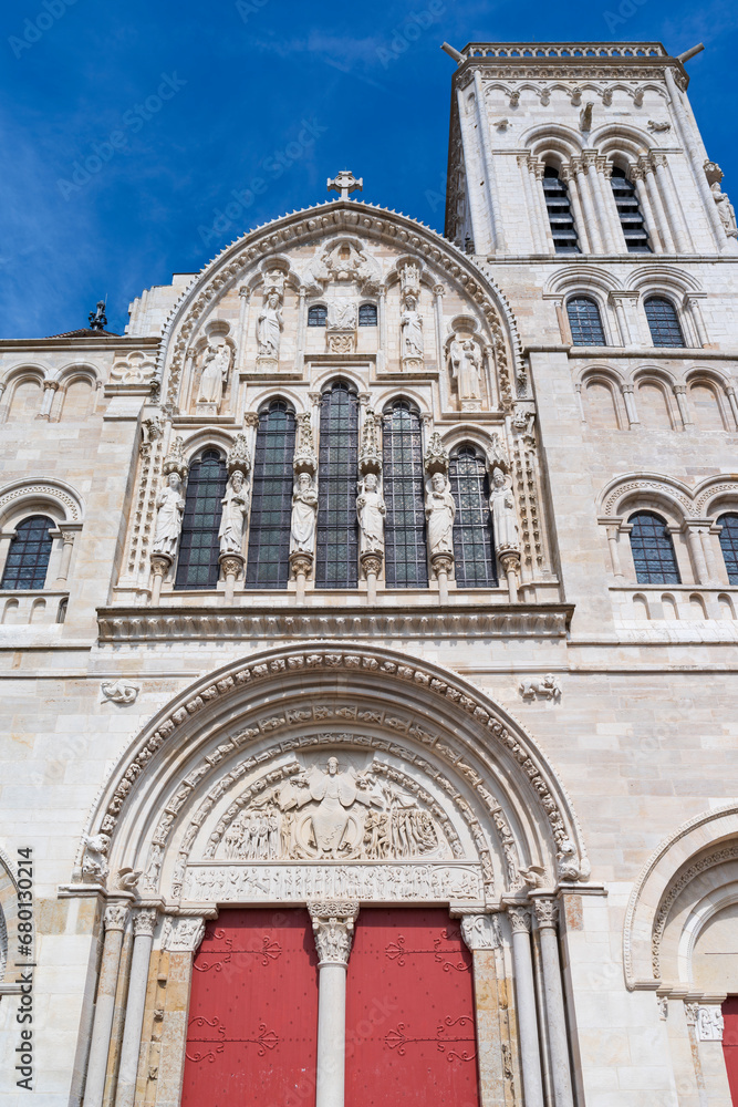 saint mary magdalene basilica west facade built in bergundian romanesque style architecture vezelay france