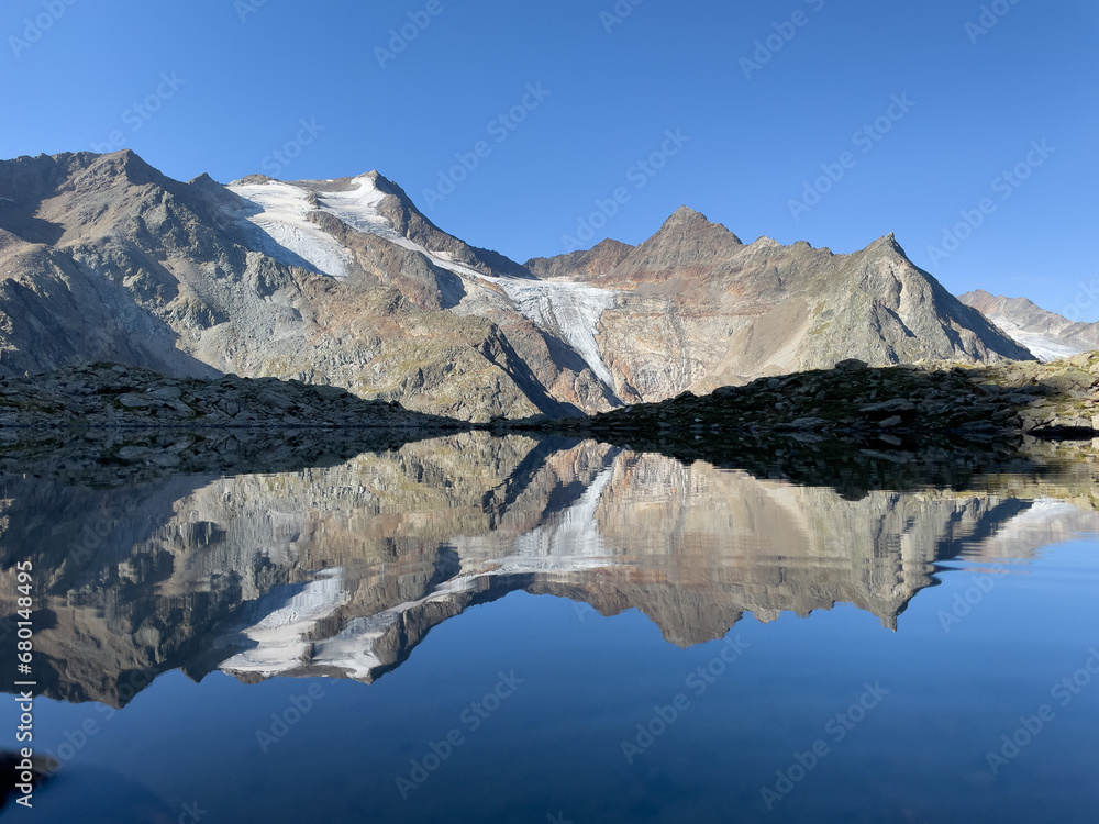 Mountaints mirror