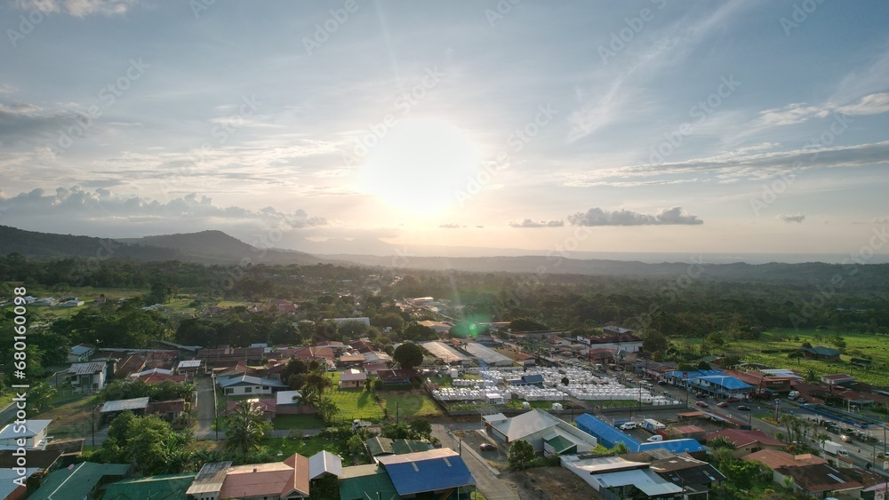 Obraz premium Atardecer sobre Aguas Zarcas