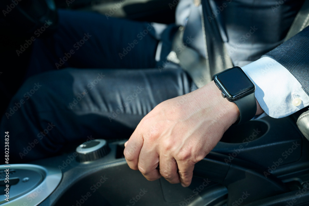 Naklejka premium 車を運転する50代会社員の手元