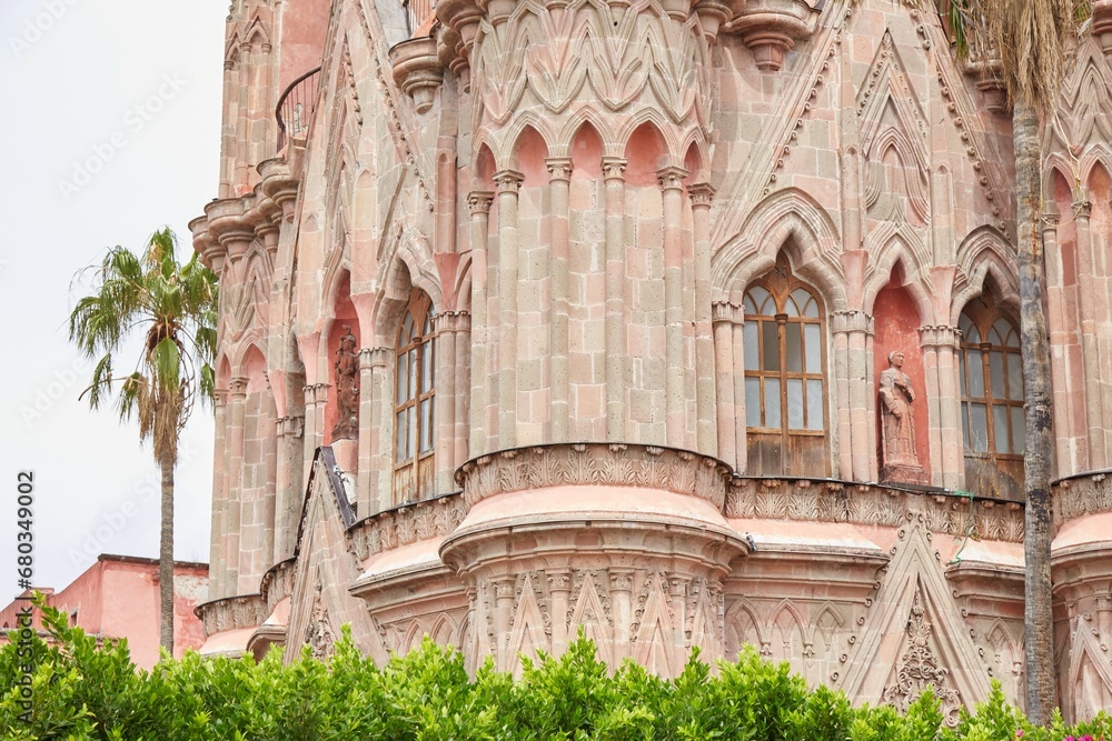 Obraz premium La Parroquia de San Miguel Arcangel, the most famous structure in San Miguel de Allende