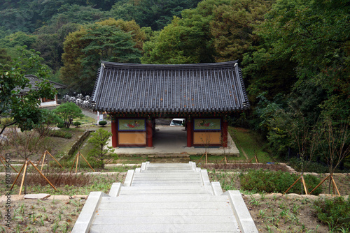 Temple of Yongmunsa Temple, South Korea © syston