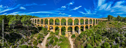 Obraz na płótnie The Ferreres Aqueduct, also known as the Pont del Diable, is an ancient Roman bridge in Tarragona in Catalonia, Spain w salonie