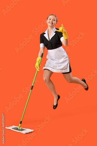Jumping chambermaid with mo...