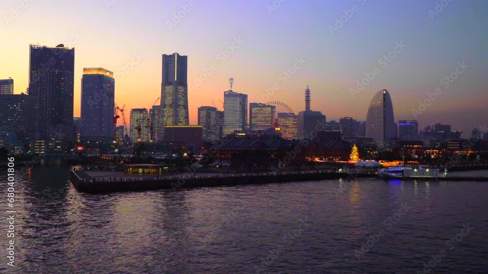 大桟橋から見る 横浜みなとみらいの夕景 横浜 大桟橋から見る 横浜みなとみらいの夕景 横浜