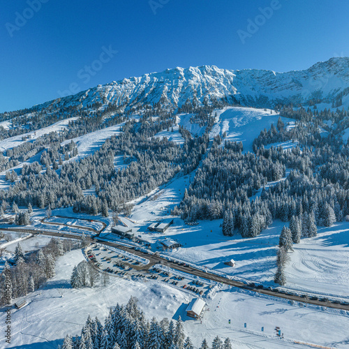 Winter am Oberjoch im Allgäu, das Skigebiet um die Wiedhagbahn