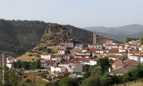 General view of the town of Huélamo, in Cuenca.