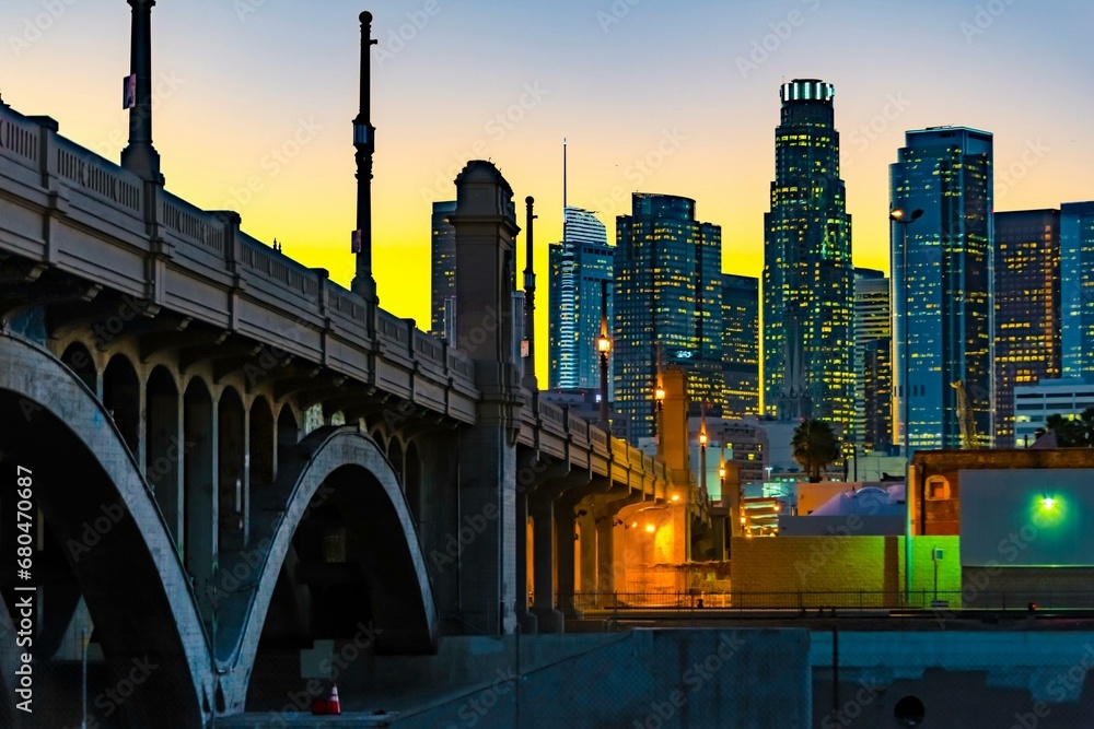 Naklejka premium 4K Image: Los Angeles View from First Bridge After Sunset