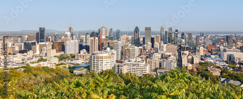 Vue panoramique de Montréal du point de vue du belvédère Kondiaronk, parc du Mont-Royal photo