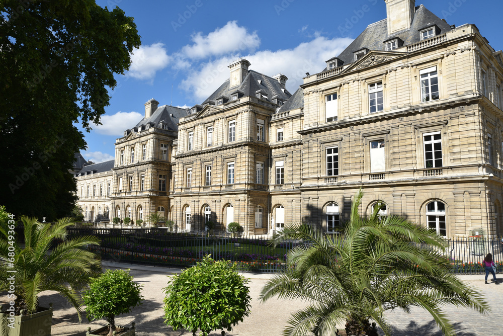 Jardin du Luxembourg en été à Paris. France