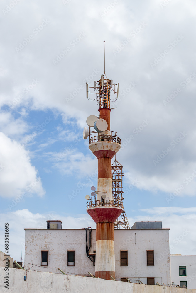 Obraz premium telecommunication tower with antennas