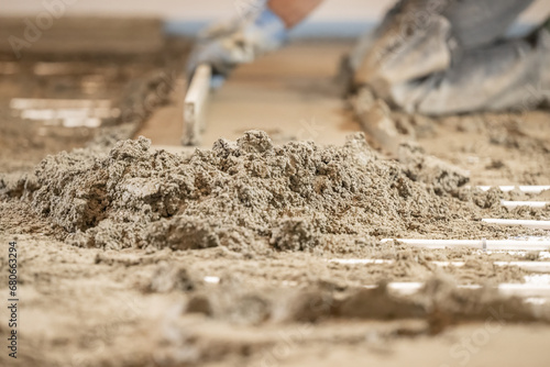 efficient underfloor heating solution: expertly laid screed for superior comfort