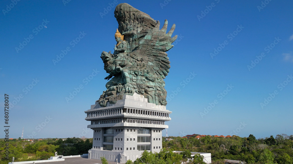 Φωτογραφία Amazing aerial view of Patung Garuda Wisnu Kencana in Bali