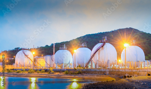 Natural Gas storage tanks , Oil tank , LPG photo