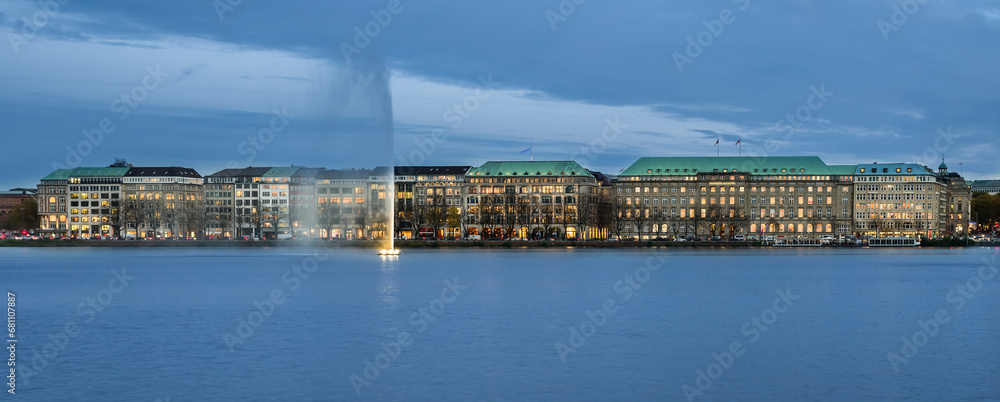 Naklejka premium Pano Ballindamm Hamburg Dämmerung
