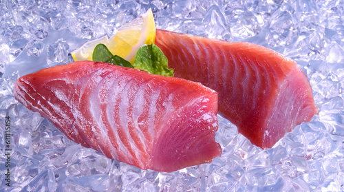 Фотография Thunfisch, Loins, Zitrone, Thunfisch auf Eis,