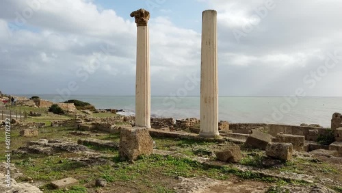 Capo san Marco près d'Oristano en Sardaigne et ruines romaines de Tharros