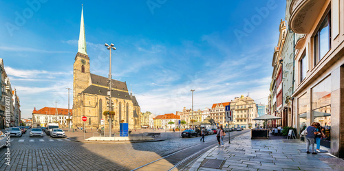 Cuadro en lienzo Panorama of the market square in Pilsen, Czech republic