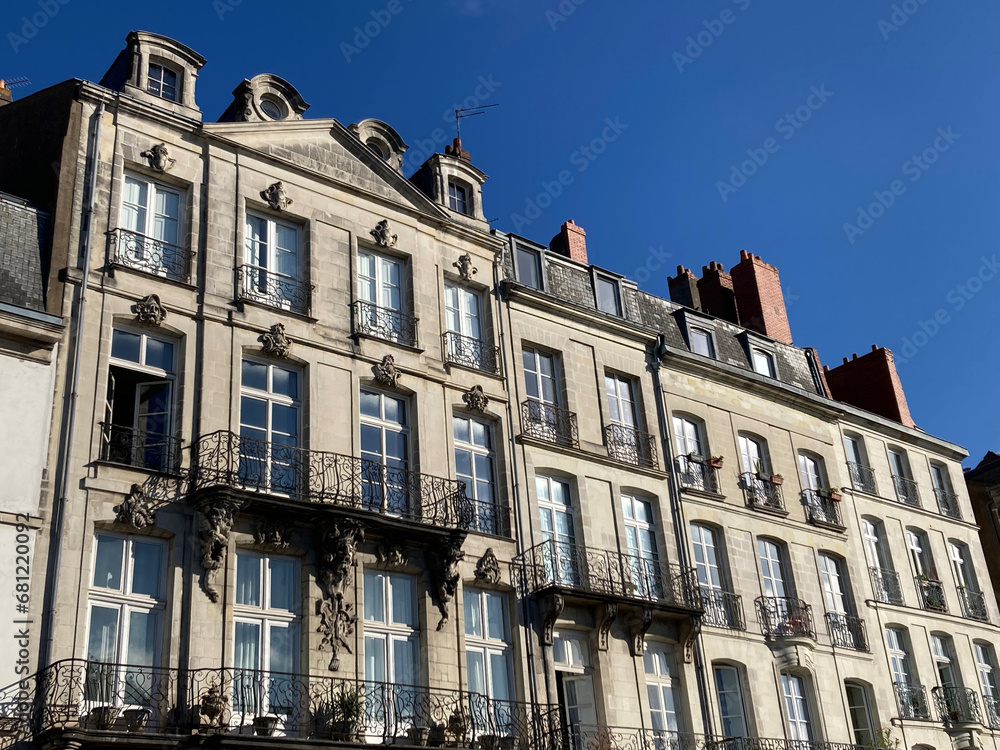 Historische Altbaufassaden in der Innenstadt von Nantes, Frankreich