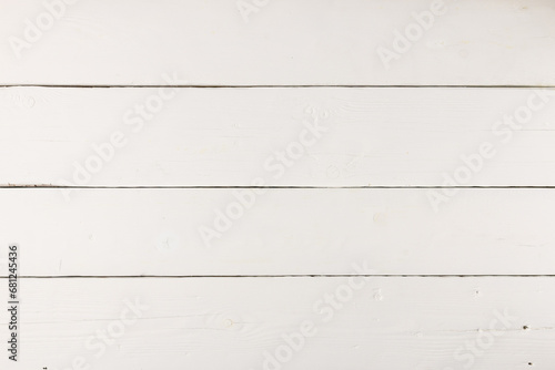 Surowe deski pomalowane na biało - tło