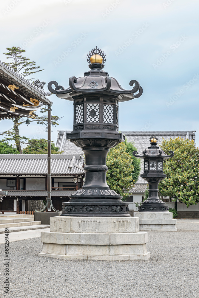 Huge entrance lanterns found in Higashi Honganji temple in Kyoto, Japan.
Majestic decorative lanterns made of bronze.
